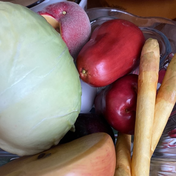 Fake fruit and vegetables - Picture 4 of 7